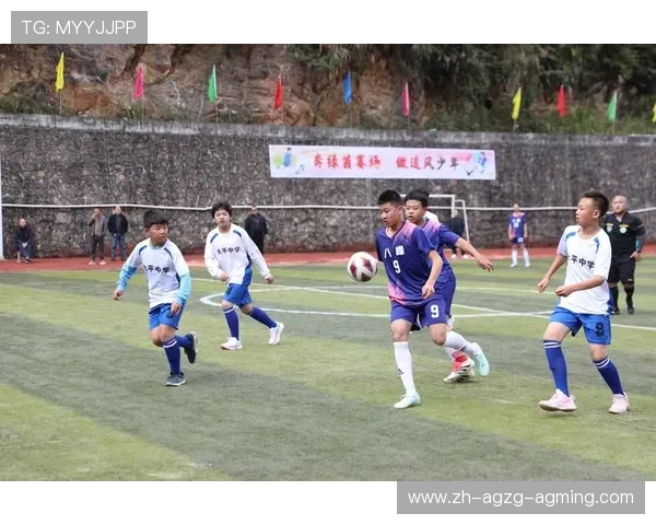 青春起脚：校园足球联赛激战正酣时